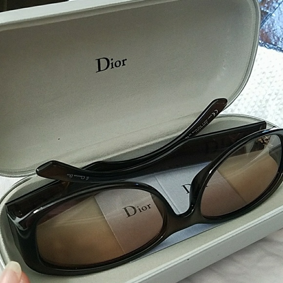 Sunglasses - Picture 2 of 8